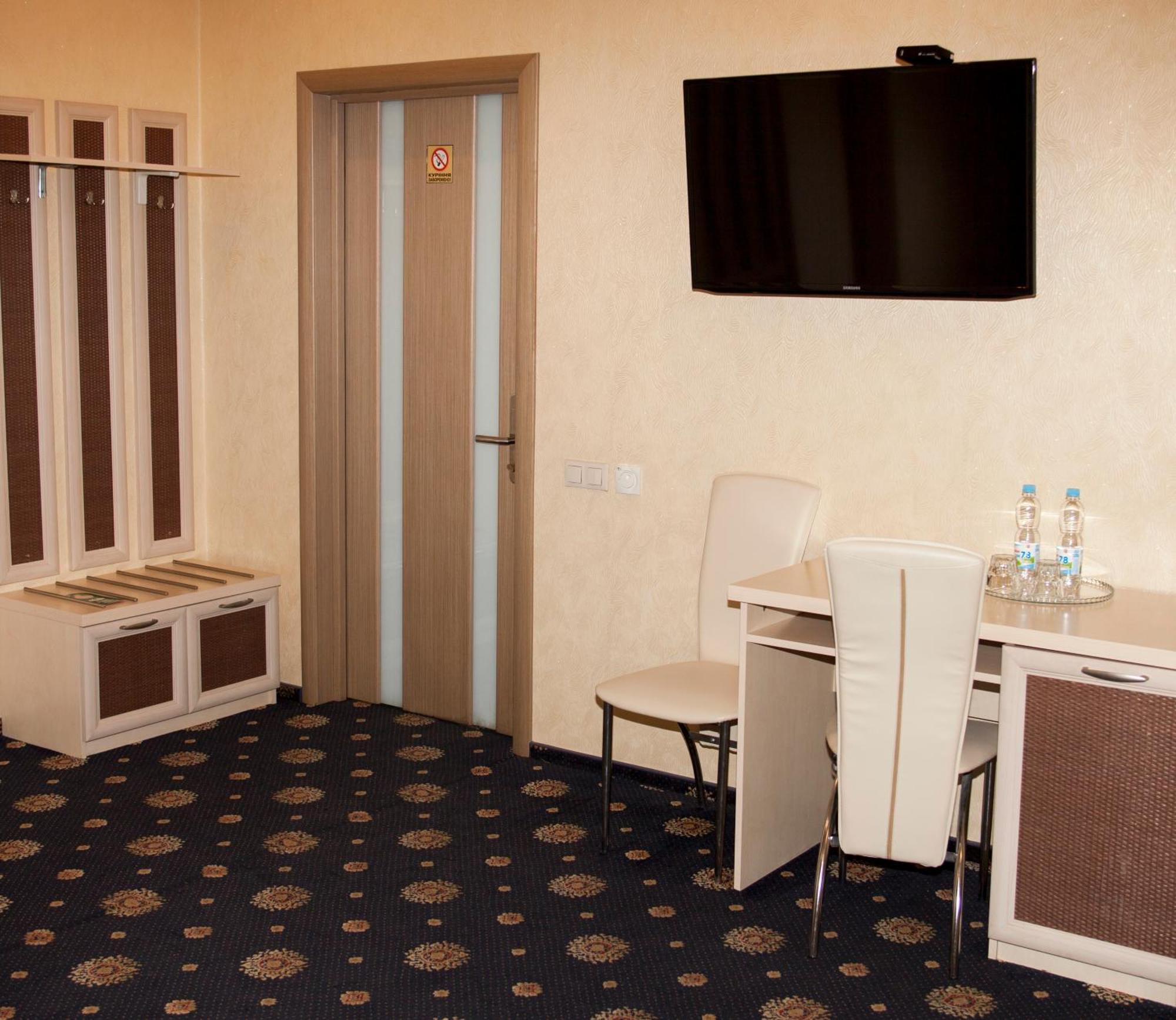 Gonchar Hotel Kiev Bagian luar foto