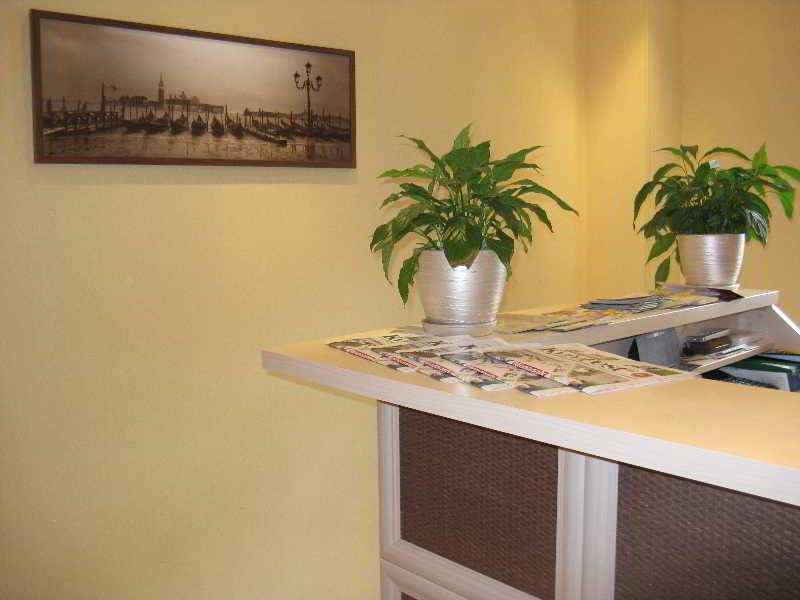 Gonchar Hotel Kiev Bagian luar foto